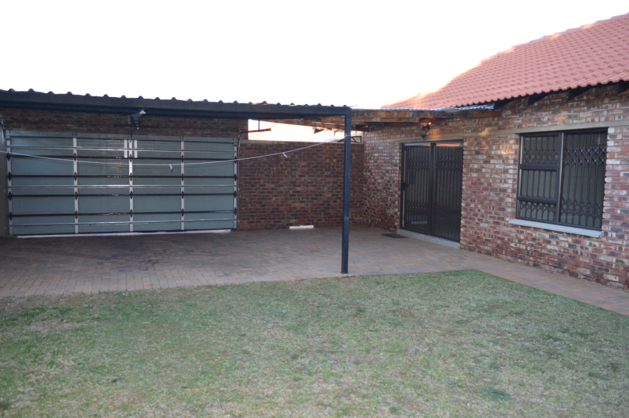 3 Bedroom Property for Sale in Flamwood North West